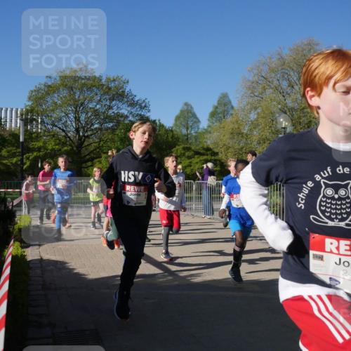 25.04.2025 - Das Zehntel Zöllner http://msf.ph/oto/7752473 26.04.2025 08:42:46 Laufen 2481, 2474 meine-sportfotos.de
