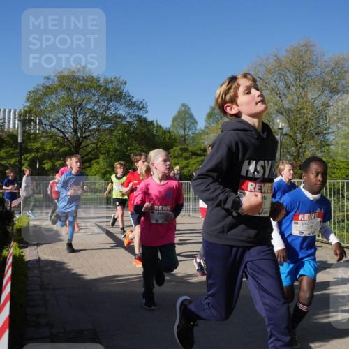 25.04.2025 - Das Zehntel Zöllner http://msf.ph/oto/7752475 26.04.2025 08:42:46 Laufen 1208 meine-sportfotos.de