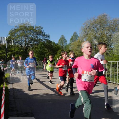 25.04.2025 - Das Zehntel Zöllner http://msf.ph/oto/7752479 26.04.2025 08:42:47 Laufen 3407 meine-sportfotos.de