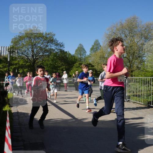 25.04.2025 - Das Zehntel Zöllner http://msf.ph/oto/7752503 26.04.2025 08:42:49 Laufen 1925 meine-sportfotos.de