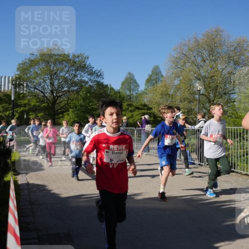25.04.2025 - Das Zehntel Zöllner http://msf.ph/oto/7752508 26.04.2025 08:42:50 Laufen 1925 meine-sportfotos.de