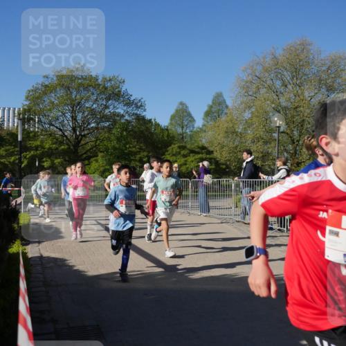 25.04.2025 - Das Zehntel Zöllner http://msf.ph/oto/7752512 26.04.2025 08:42:50 Laufen 1925 meine-sportfotos.de