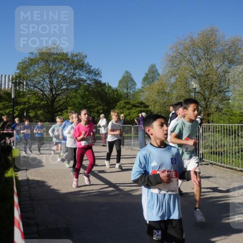 25.04.2025 - Das Zehntel Zöllner http://msf.ph/oto/7752521 26.04.2025 08:42:51 Laufen 1212 meine-sportfotos.de