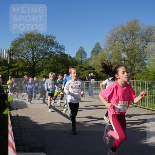 25.04.2025 - Das Zehntel Zöllner http://msf.ph/oto/7752532 26.04.2025 08:42:52 Laufen 3411 meine-sportfotos.de