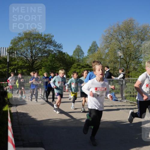 25.04.2025 - Das Zehntel Zöllner http://msf.ph/oto/7752536 26.04.2025 08:42:52 Laufen 2831 meine-sportfotos.de