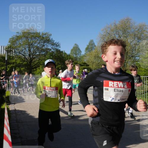 25.04.2025 - Das Zehntel Zöllner http://msf.ph/oto/7752569 26.04.2025 08:42:55 Laufen 2694, 2683 meine-sportfotos.de