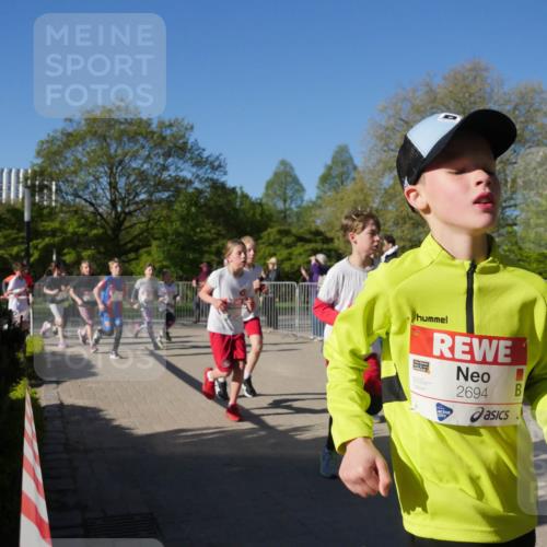 25.04.2025 - Das Zehntel Zöllner http://msf.ph/oto/7752576 26.04.2025 08:42:55 Laufen 2694, 2694 meine-sportfotos.de