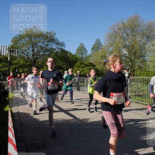 25.04.2025 - Das Zehntel Zöllner http://msf.ph/oto/7752606 26.04.2025 08:42:58 Laufen 089 meine-sportfotos.de