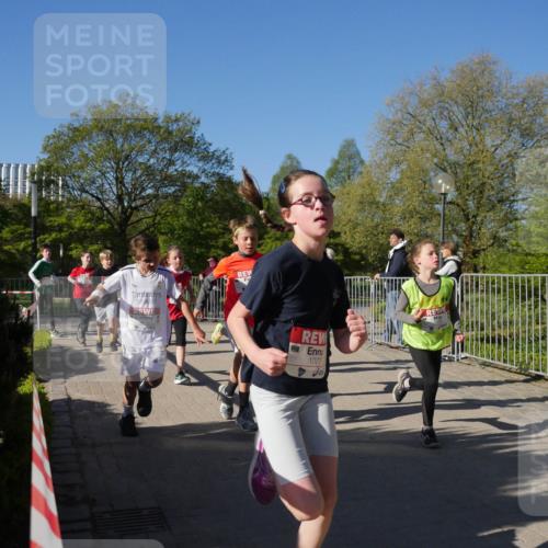 25.04.2025 - Das Zehntel Zöllner http://msf.ph/oto/7752611 26.04.2025 08:42:58 Laufen 1077 meine-sportfotos.de