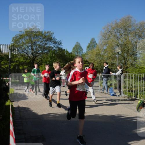 25.04.2025 - Das Zehntel Zöllner http://msf.ph/oto/7752627 26.04.2025 08:43:00 Laufen 1941 meine-sportfotos.de