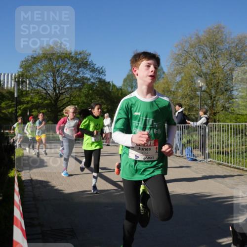 25.04.2025 - Das Zehntel Zöllner http://msf.ph/oto/7752654 26.04.2025 08:43:02 Laufen 1654 meine-sportfotos.de