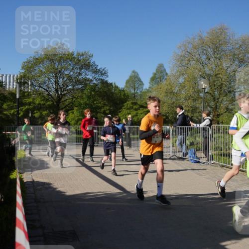 25.04.2025 - Das Zehntel Zöllner http://msf.ph/oto/7752696 26.04.2025 08:43:06 Laufen 3586 meine-sportfotos.de