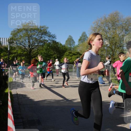 25.04.2025 - Das Zehntel Zöllner http://msf.ph/oto/7752750 26.04.2025 08:43:11 Laufen 1129, 147 meine-sportfotos.de