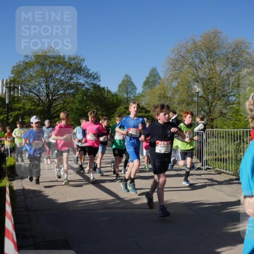 25.04.2025 - Das Zehntel Zöllner http://msf.ph/oto/7752782 26.04.2025 08:43:14 Laufen  meine-sportfotos.de