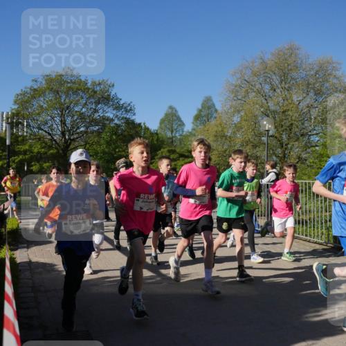 25.04.2025 - Das Zehntel Zöllner http://msf.ph/oto/7752790 26.04.2025 08:43:15 Laufen 1233, 201 meine-sportfotos.de