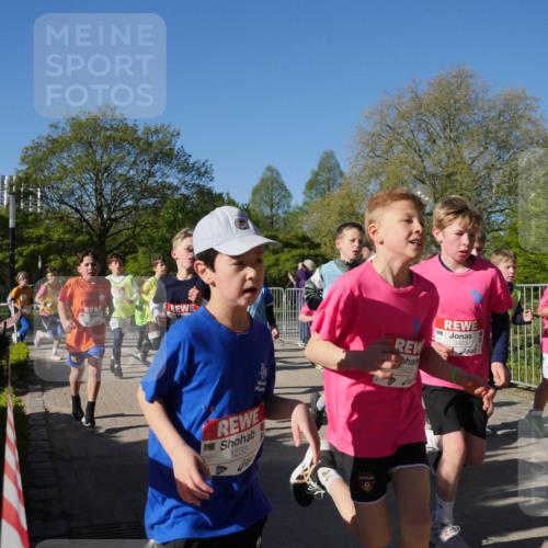 25.04.2025 - Das Zehntel Zöllner http://msf.ph/oto/7752798 26.04.2025 08:43:15 Laufen 211, 1233, 3403, 3405 meine-sportfotos.de