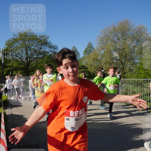 25.04.2025 - Das Zehntel Zöllner http://msf.ph/oto/7752812 26.04.2025 08:43:16 Laufen 3721 meine-sportfotos.de