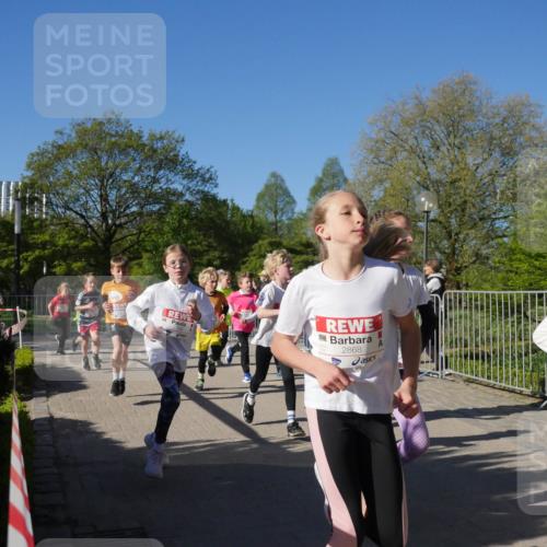 25.04.2025 - Das Zehntel Zöllner http://msf.ph/oto/7752840 26.04.2025 08:43:19 Laufen 2868, 2857 meine-sportfotos.de