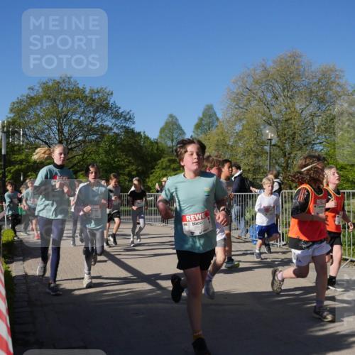 25.04.2025 - Das Zehntel Zöllner http://msf.ph/oto/7752898 26.04.2025 08:43:25 Laufen 2951 meine-sportfotos.de