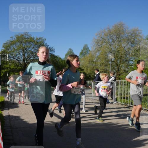 25.04.2025 - Das Zehntel Zöllner http://msf.ph/oto/7752909 26.04.2025 08:43:26 Laufen 298, 2976 meine-sportfotos.de