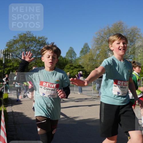 25.04.2025 - Das Zehntel Zöllner http://msf.ph/oto/7752940 26.04.2025 08:43:29 Laufen 2981, 2994, 19, 1623 meine-sportfotos.de