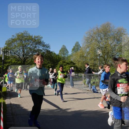 25.04.2025 - Das Zehntel Zöllner http://msf.ph/oto/7752960 26.04.2025 08:43:30 Laufen 2986, 30 meine-sportfotos.de