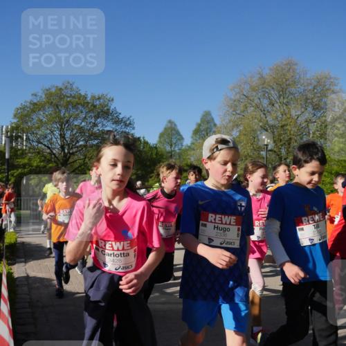 25.04.2025 - Das Zehntel Zöllner http://msf.ph/oto/7753020 26.04.2025 08:43:36 Laufen 3428, 2336, 2332, 1779 meine-sportfotos.de