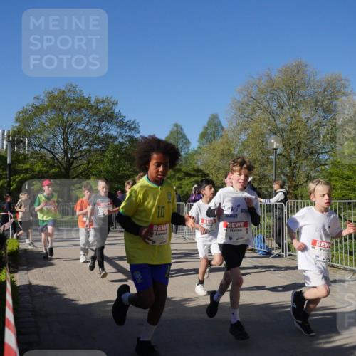 25.04.2025 - Das Zehntel Zöllner http://msf.ph/oto/7753038 26.04.2025 08:43:38 Laufen 10, 2153, 2151, 2183 meine-sportfotos.de