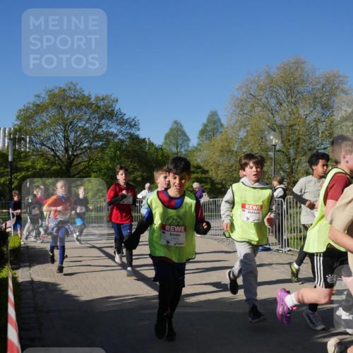 25.04.2025 - Das Zehntel Zöllner http://msf.ph/oto/7753080 26.04.2025 08:43:42 Laufen 2493 meine-sportfotos.de
