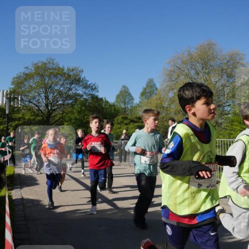 25.04.2025 - Das Zehntel Zöllner http://msf.ph/oto/7753083 26.04.2025 08:43:42 Laufen 2493, 2498 meine-sportfotos.de