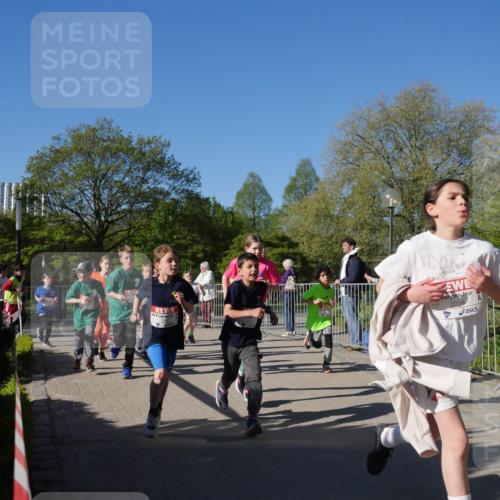 25.04.2025 - Das Zehntel Zöllner http://msf.ph/oto/7753106 26.04.2025 08:43:44 Laufen 2218 meine-sportfotos.de