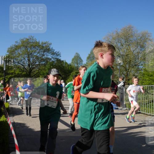 25.04.2025 - Das Zehntel Zöllner http://msf.ph/oto/7753127 26.04.2025 08:43:46 Laufen 1272 meine-sportfotos.de