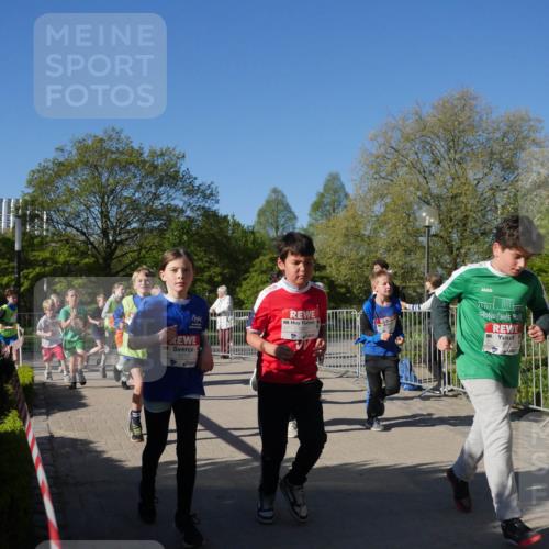 25.04.2025 - Das Zehntel Zöllner http://msf.ph/oto/7753136 26.04.2025 08:43:47 Laufen 1213, 1927, 1659 meine-sportfotos.de