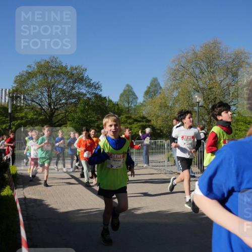 25.04.2025 - Das Zehntel Zöllner http://msf.ph/oto/7753146 26.04.2025 08:43:48 Laufen 3189, 12 meine-sportfotos.de