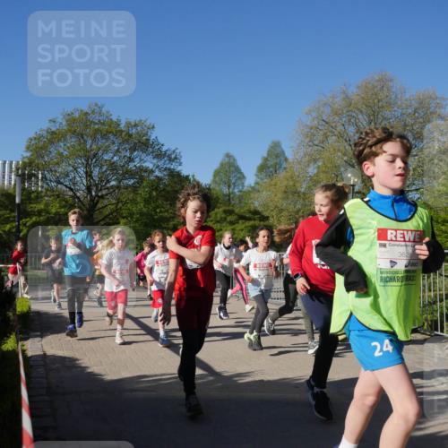 25.04.2025 - Das Zehntel Zöllner http://msf.ph/oto/7753189 26.04.2025 08:43:52 Laufen 3625, 24, 2679 meine-sportfotos.de
