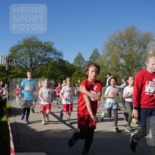 25.04.2025 - Das Zehntel Zöllner http://msf.ph/oto/7753194 26.04.2025 08:43:52 Laufen 1217 meine-sportfotos.de