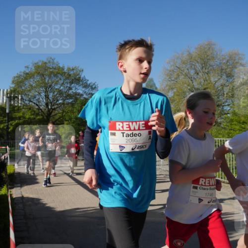 25.04.2025 - Das Zehntel Zöllner http://msf.ph/oto/7753211 26.04.2025 08:43:54 Laufen 2095, 1746, 1753, 43 meine-sportfotos.de