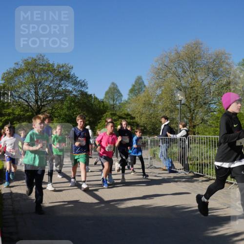 25.04.2025 - Das Zehntel Zöllner http://msf.ph/oto/7753382 26.04.2025 08:44:10 Laufen 3919 meine-sportfotos.de