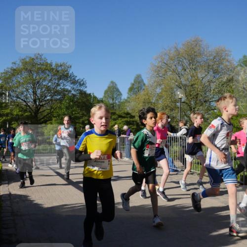 25.04.2025 - Das Zehntel Zöllner http://msf.ph/oto/7753513 26.04.2025 08:44:22 Laufen 3883 meine-sportfotos.de