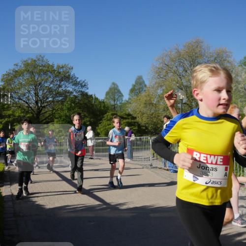 25.04.2025 - Das Zehntel Zöllner http://msf.ph/oto/7753516 26.04.2025 08:44:22 Laufen 3883 meine-sportfotos.de