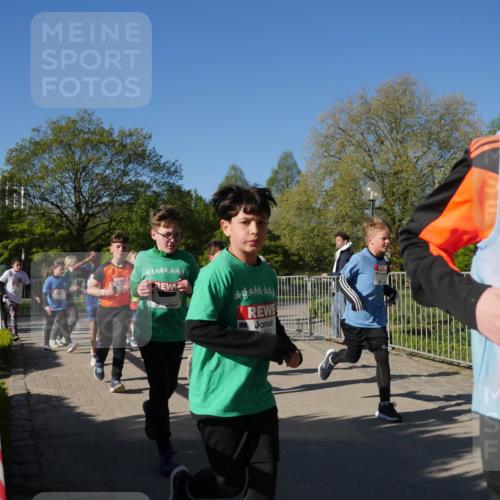 25.04.2025 - Das Zehntel Zöllner http://msf.ph/oto/7753535 26.04.2025 08:44:24 Laufen 1443, 3, 9 meine-sportfotos.de