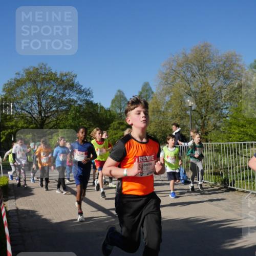25.04.2025 - Das Zehntel Zöllner http://msf.ph/oto/7753549 26.04.2025 08:44:26 Laufen 3867, 3112 meine-sportfotos.de