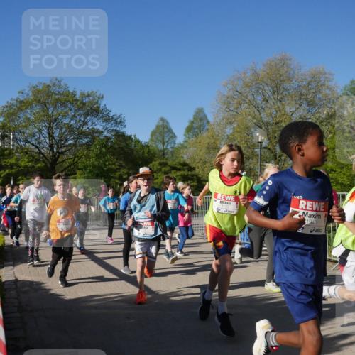 25.04.2025 - Das Zehntel Zöllner http://msf.ph/oto/7753563 26.04.2025 08:44:27 Laufen 1946 meine-sportfotos.de