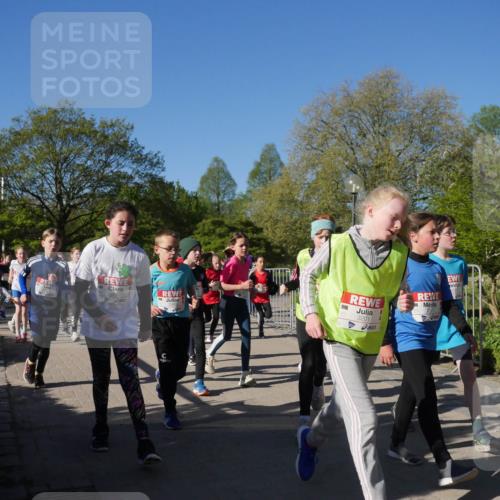 25.04.2025 - Das Zehntel Zöllner http://msf.ph/oto/7753588 26.04.2025 08:44:29 Laufen 3201, 2017, 2505 meine-sportfotos.de