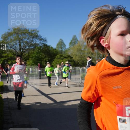 25.04.2025 - Das Zehntel Zöllner http://msf.ph/oto/7753644 26.04.2025 08:44:35 Laufen 230, 2301 meine-sportfotos.de
