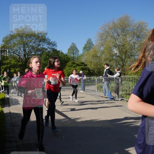 25.04.2025 - Das Zehntel Zöllner http://msf.ph/oto/7753682 26.04.2025 08:44:38 Laufen 3422 meine-sportfotos.de