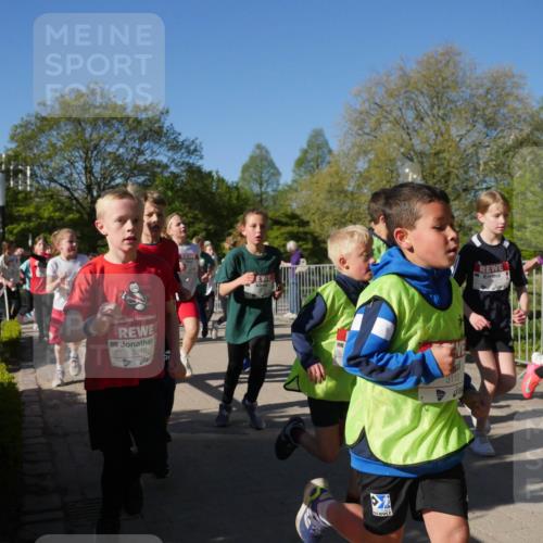 25.04.2025 - Das Zehntel Zöllner http://msf.ph/oto/7753757 26.04.2025 08:44:45 Laufen 3915, 3113 meine-sportfotos.de
