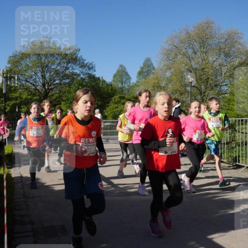25.04.2025 - Das Zehntel Zöllner http://msf.ph/oto/7753815 26.04.2025 08:44:51 Laufen 3747, 3912 meine-sportfotos.de