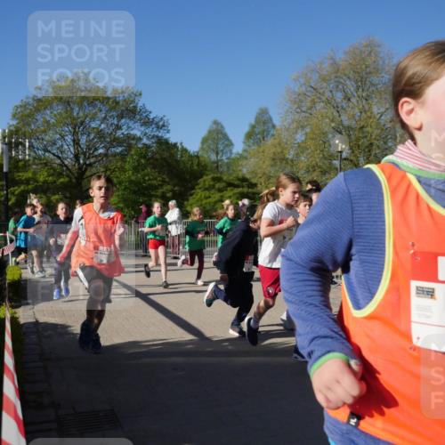 25.04.2025 - Das Zehntel Zöllner http://msf.ph/oto/7753829 26.04.2025 08:44:53 Laufen 27 meine-sportfotos.de