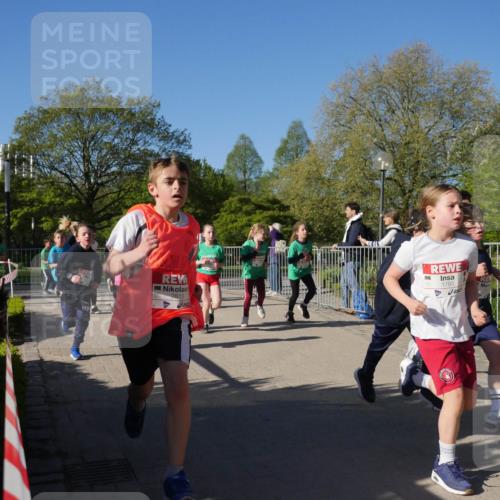 25.04.2025 - Das Zehntel Zöllner http://msf.ph/oto/7753834 26.04.2025 08:44:53 Laufen 2815, 1760 meine-sportfotos.de